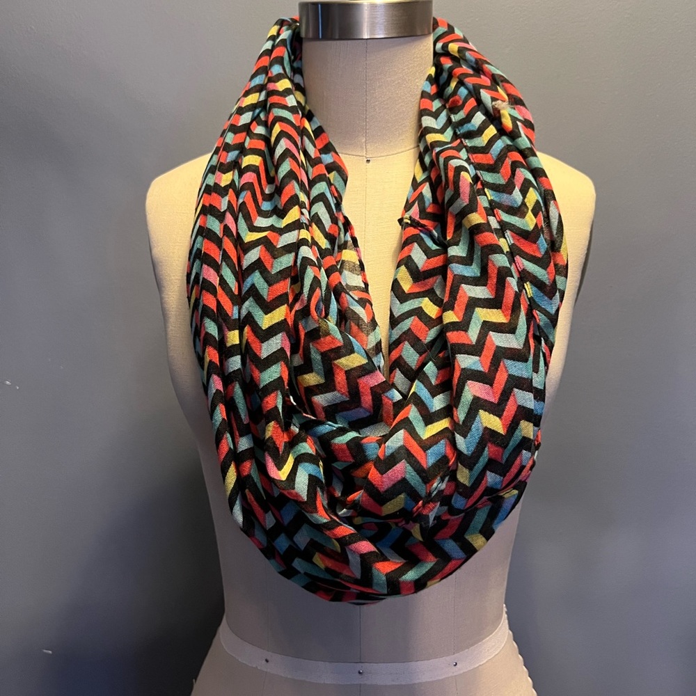 Infinity scarfs - Picture 2 of 2